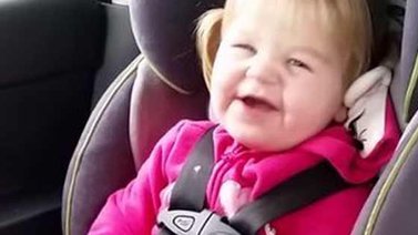 Niña causa sensación por imitar a Taylor Swift