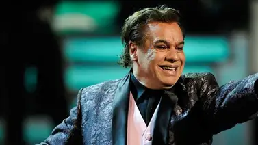 Juan Gabriel cumple 65 años en plena actividad Juan Gabriel cumple 65 años en plena actividad