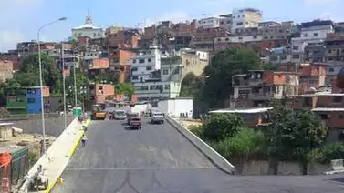 Inauguran el puente Baloa en Petare Inauguran el puente Baloa en Petare