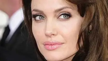 Angelina Jolie sufre un leve accidente de tránsito Angelina Jolie sufre un leve accidente de tránsito