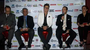 Gustavo Elís bautizó su primer disco Gustavo Elís bautizó su primer disco