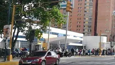 Golillazo II: Largas colas para compras reguladas en Daka Golillazo II: Largas colas para compras reguladas en Daka