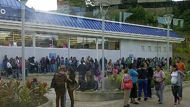 Continúa bululú en el Farmatodo de Los Teques
