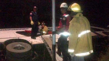 Colisión de un expreso deja 5 muertos y heridos en Trujillo