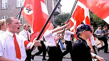 Neonazis recaudaron fondos contra sí mismos Neonazis recaudaron fondos contra sí mismos