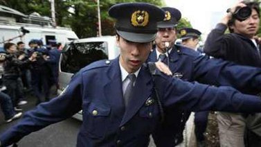 Detienen a un japonés por fingir tener ébola