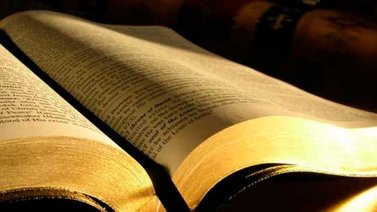 La Biblia y "El origen de las especies", los libros más influyentes