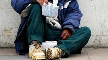 A la cárcel por alimentar a indigentes