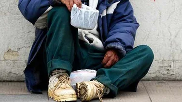 A la cárcel por alimentar a indigentes