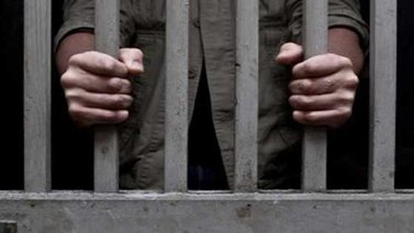 Pase a juicio para joven por muerte de sus dos hermanas
