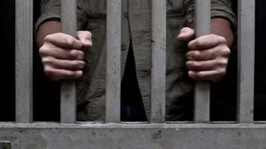 Pase a juicio para joven por muerte de sus dos hermanas