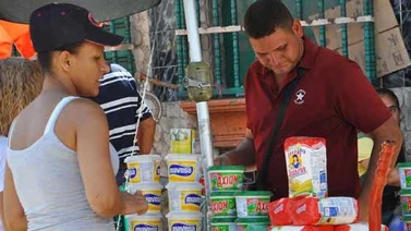 Decomisan alimentos vendidos por la economía informal en Charallave