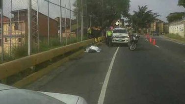 Hallan dos cuerpos maniatados en la Cota Mil
