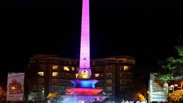 El Obelisco de la Plaza Altamira iluminará esta noche caraqueña de rosa