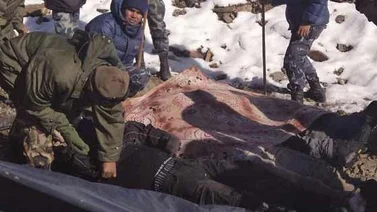 Aumenta a 27 el número de muertos en el Himalaya nepalí