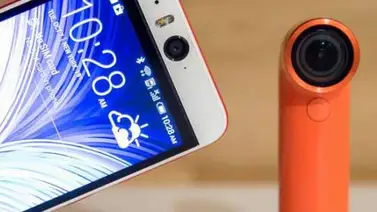 HTC presenta su nuevo "smartphone" y una pequeña cámara portátil HTC presenta su nuevo "smartphone" y una pequeña cámara portátil