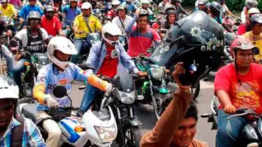 Cierre de paso vehicular por protestas de mototaxistas en Táchira Cierre de paso vehicular por protestas de mototaxistas en Táchira
