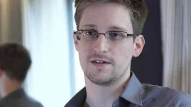 Snowden "feliz" de que Stone ruede una película sobre su vida