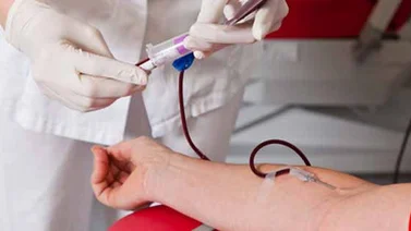 Piden eliminar norma federal que impide a homosexuales donar sangre en EEUU