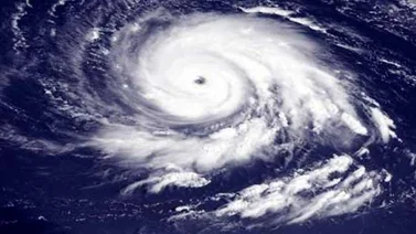 "Edouard" prosigue su rumbo hacia las islas Azores como huracán categoría 1