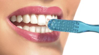¿Cuál es la manera correcta de lavarse los dientes?
