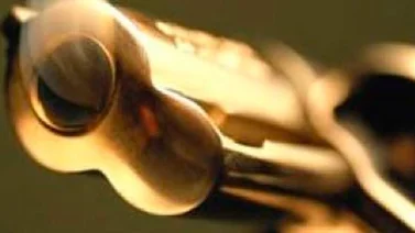 Hombre muere al jugar a la ruleta rusa