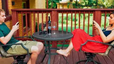 El uso de celulares y el estrés por estar siempre conectados El uso de celulares y el estrés por estar siempre conectados