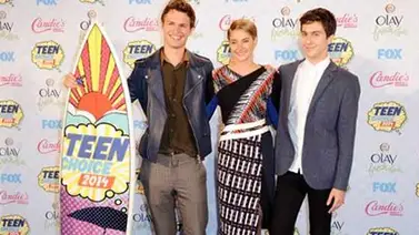 Woodley y Elgort ganan premios Teen Choice Woodley y Elgort ganan premios Teen Choice