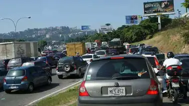 Caraqueños piden que el cariñito a la autopista sea de noche Caraqueños piden que el cariñito a la autopista sea de noche