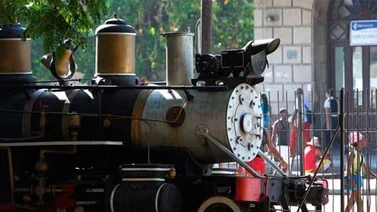 La Habana salva y exhibe una singular colección de 40 locomotoras de vapor