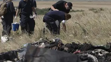 Ucrania: Más restos humanos de avión derribado Ucrania: Más restos humanos de avión derribado