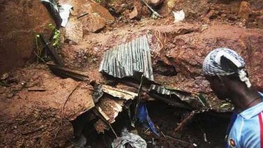 Elevan a 148 la cifra de muertos en el corrimiento de tierra en la India