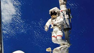 Cinco improvisaciones en la historia de los astronautas