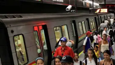 Trabajadores del Metro de Caracas llevan sonrisas a niños hospitalizados Trabajadores del Metro de Caracas llevan sonrisas a niños hospitalizados