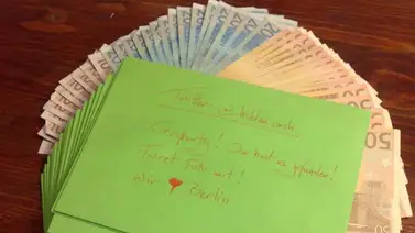Millonario que regala dinero en sobres escondidos llegó a Berlín Millonario que regala dinero en sobres escondidos llegó a Berlín