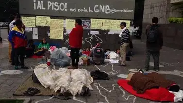 Padres de jóvenes detenidos en el SEBIN amanecieron en las afueras del PNUD Padres de jóvenes detenidos en el SEBIN amanecieron en las afueras del PNUD