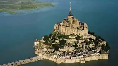 Inauguran el acceso elevado al Mont-Saint-Michel para peatones Inauguran el acceso elevado al Mont-Saint-Michel para peatones
