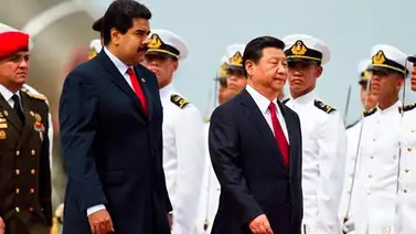 Presidente Xi Jinping recibe réplica de la espada del Libertador Presidente Xi Jinping recibe réplica de la espada del Libertador
