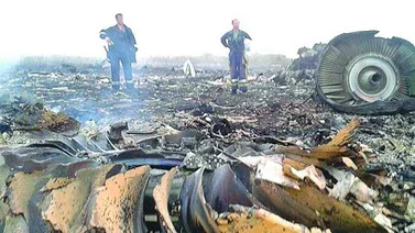 Hallan los cuerpos de otras 27 víctimas del avión malasio derribado