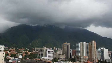 Onda tropical originará nubosidad y lluvias en el país