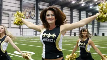 NFL: Madre de 40 años se une a porristas de Saints NFL: Madre de 40 años se une a porristas de Saints