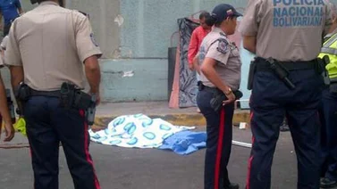 Asesinan a un hombre frente al Mercado La Hoyada