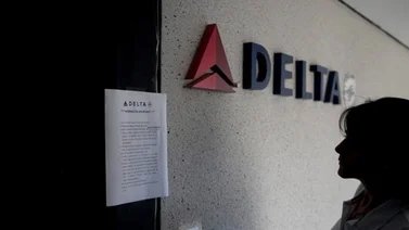 Delta deja a un gentío en el aire