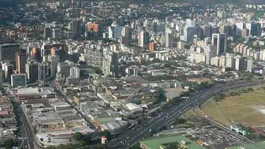 Corpoelec trabaja para solventar fallas en varios sectores de Caracas