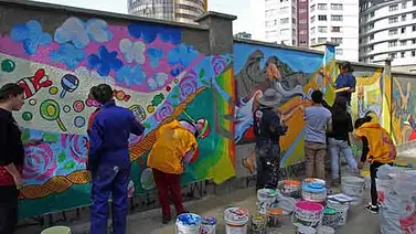 La Paz crea "calle de la felicidad" para que sus habitantes sean más dichosos La Paz crea "calle de la felicidad" para que sus habitantes sean más dichosos
