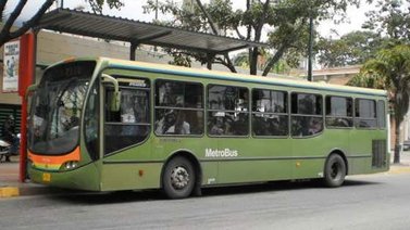 Suspendidas varias rutas del Metrobús