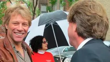 Jon Bon Jovi inaugura edificio de viviendas para personas sin hogar Jon Bon Jovi inaugura edificio de viviendas para personas sin hogar