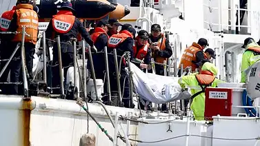Se eleva a 64 el número de fallecidos del Sewol y 238 siguen desaparecidos Se eleva a 64 el número de fallecidos del Sewol y 238 siguen desaparecidos