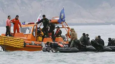 Naufragio en Corea del Sur rebasa los 50 muertos Naufragio en Corea del Sur rebasa los 50 muertos