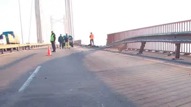 Mujer sobrevive tras caer al mar desde un puente de 35 metros en Brasil Mujer sobrevive tras caer al mar desde un puente de 35 metros en Brasil